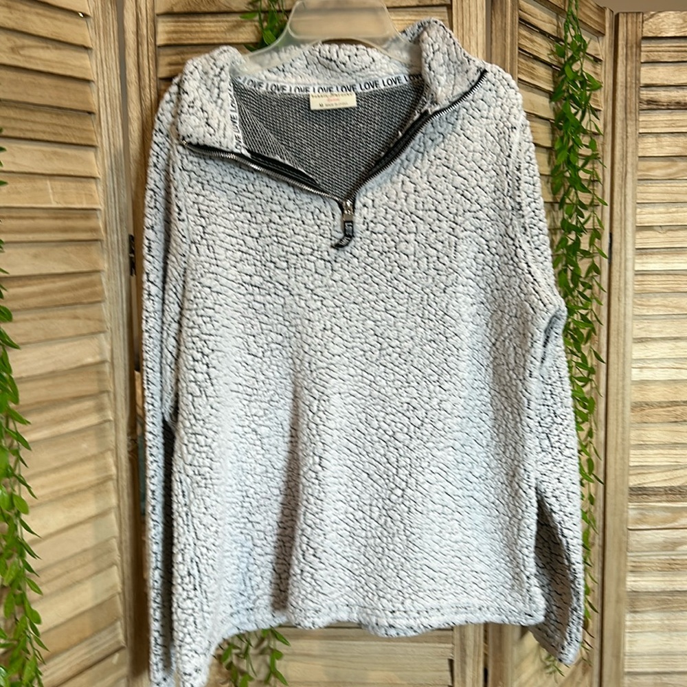 Women’s jacket/sweater